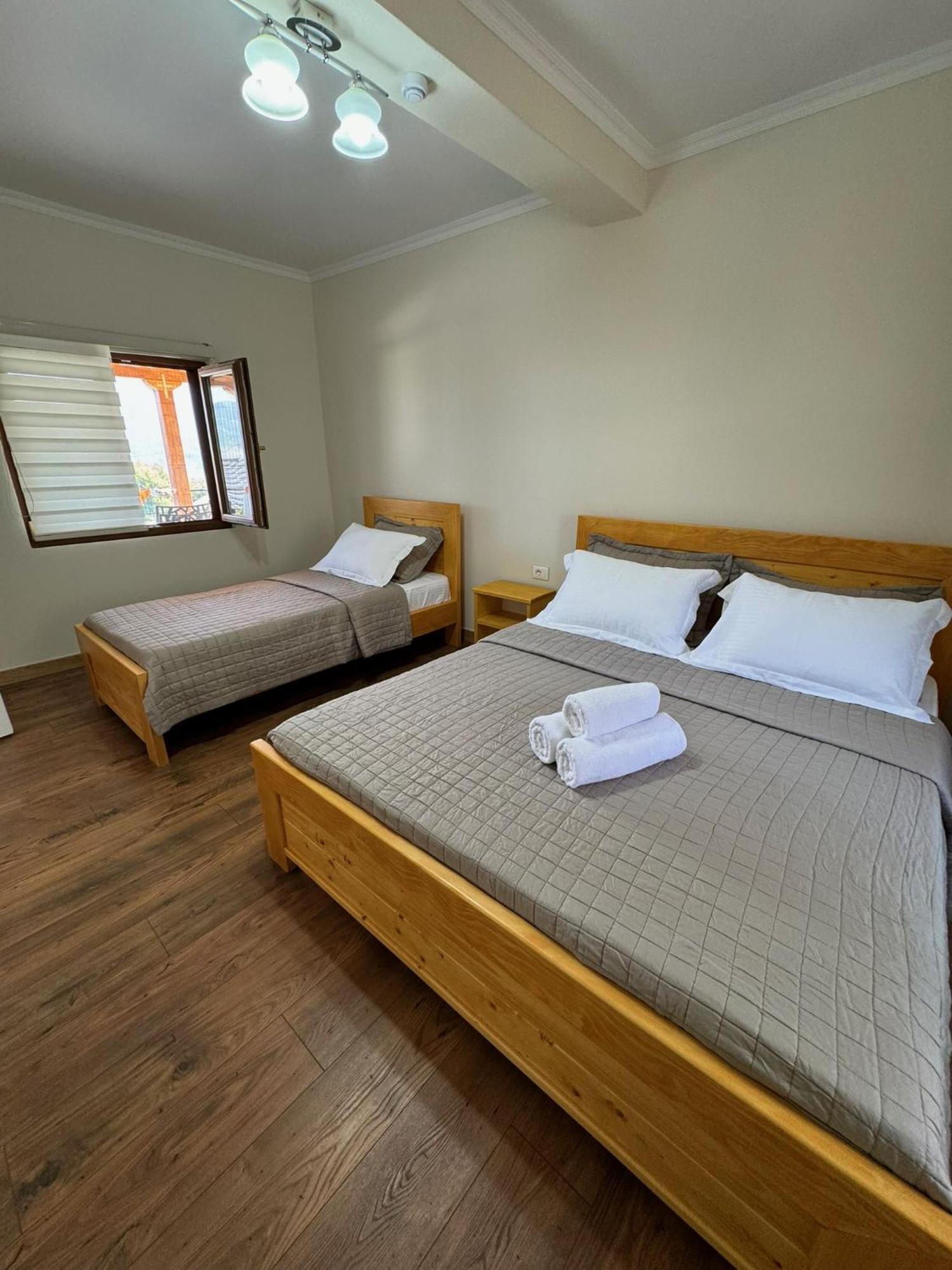 Villa Sana Rooms Пермет Екстер'єр фото