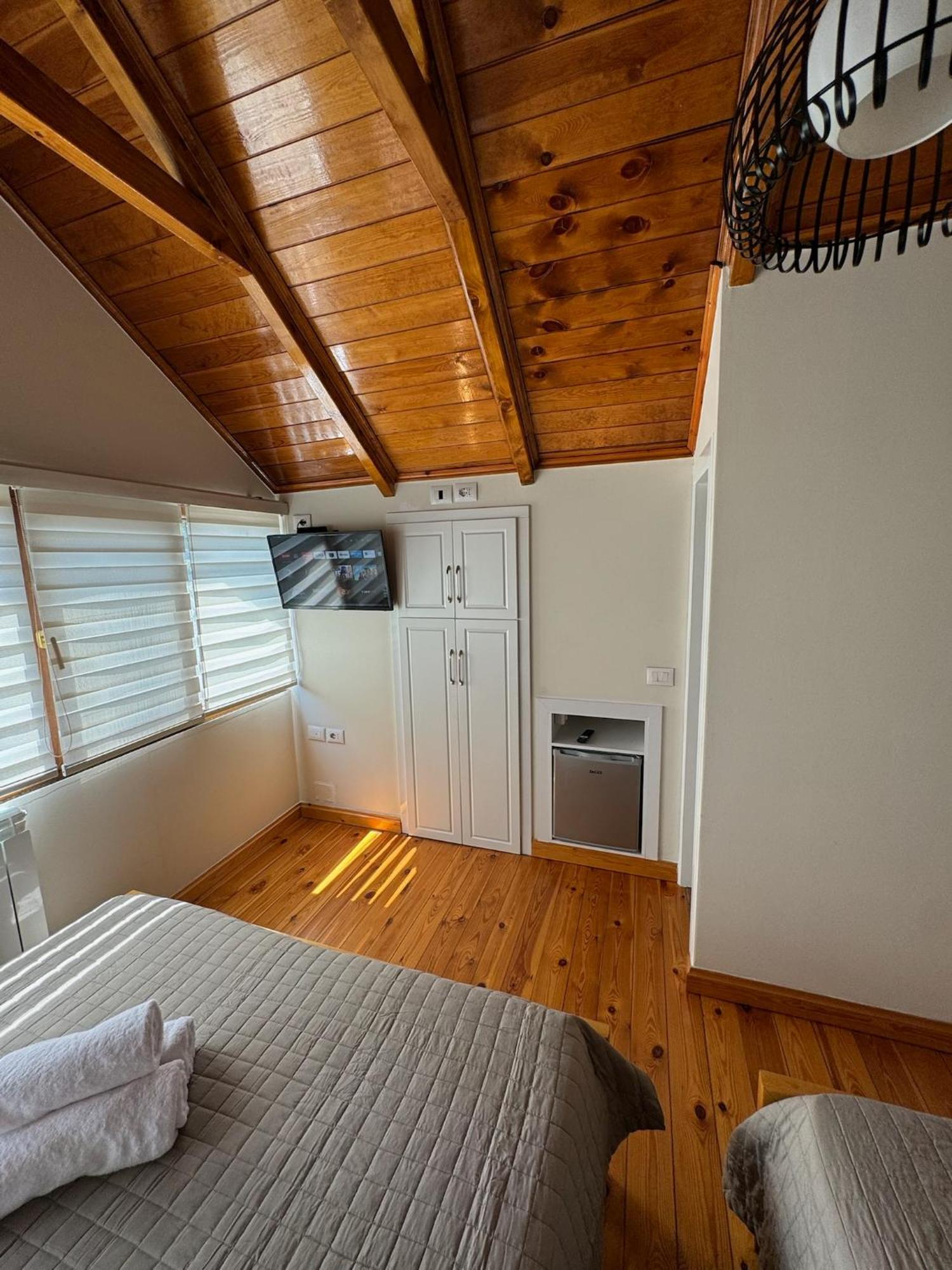 Villa Sana Rooms Пермет Екстер'єр фото