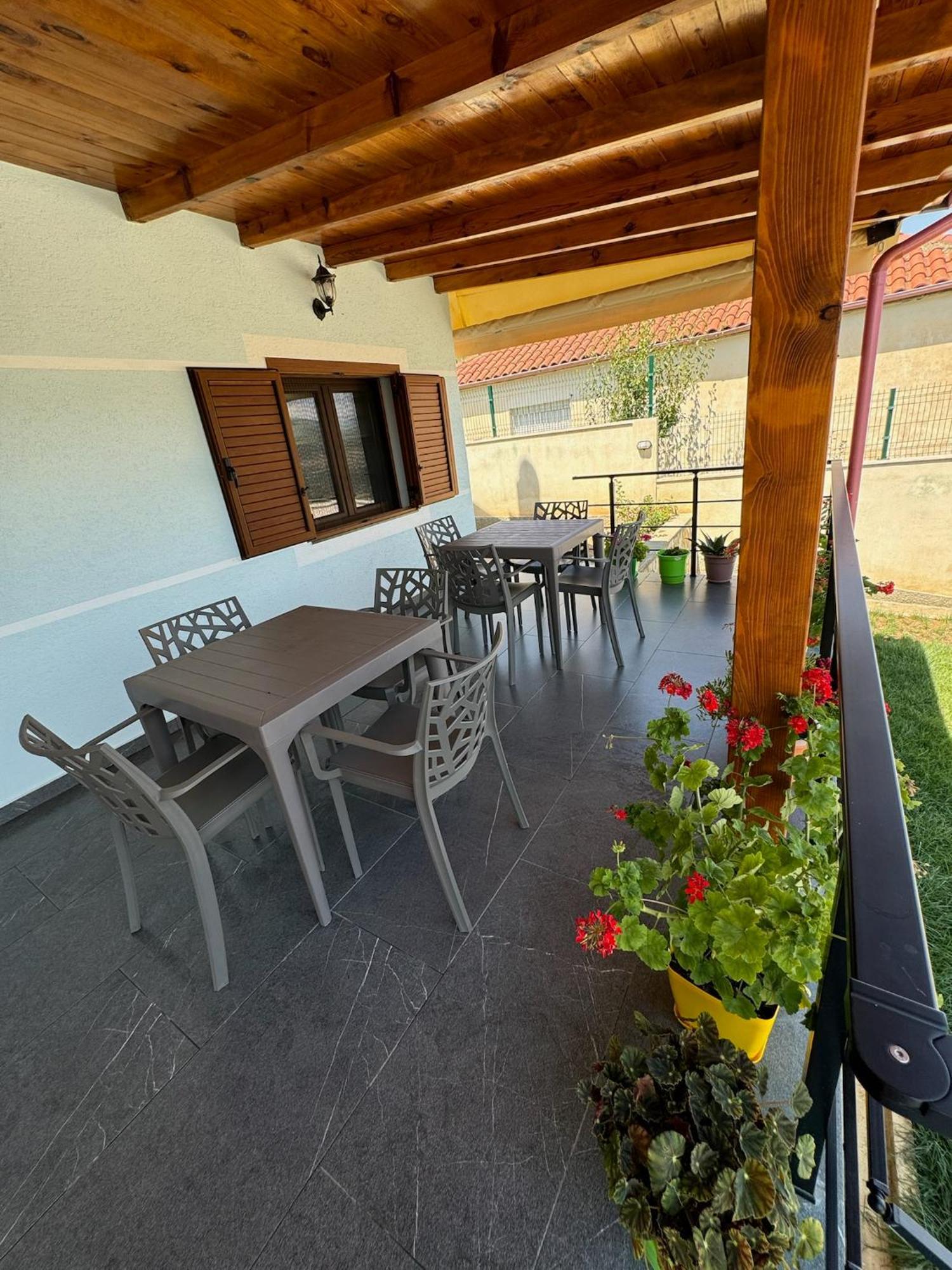 Villa Sana Rooms Пермет Екстер'єр фото
