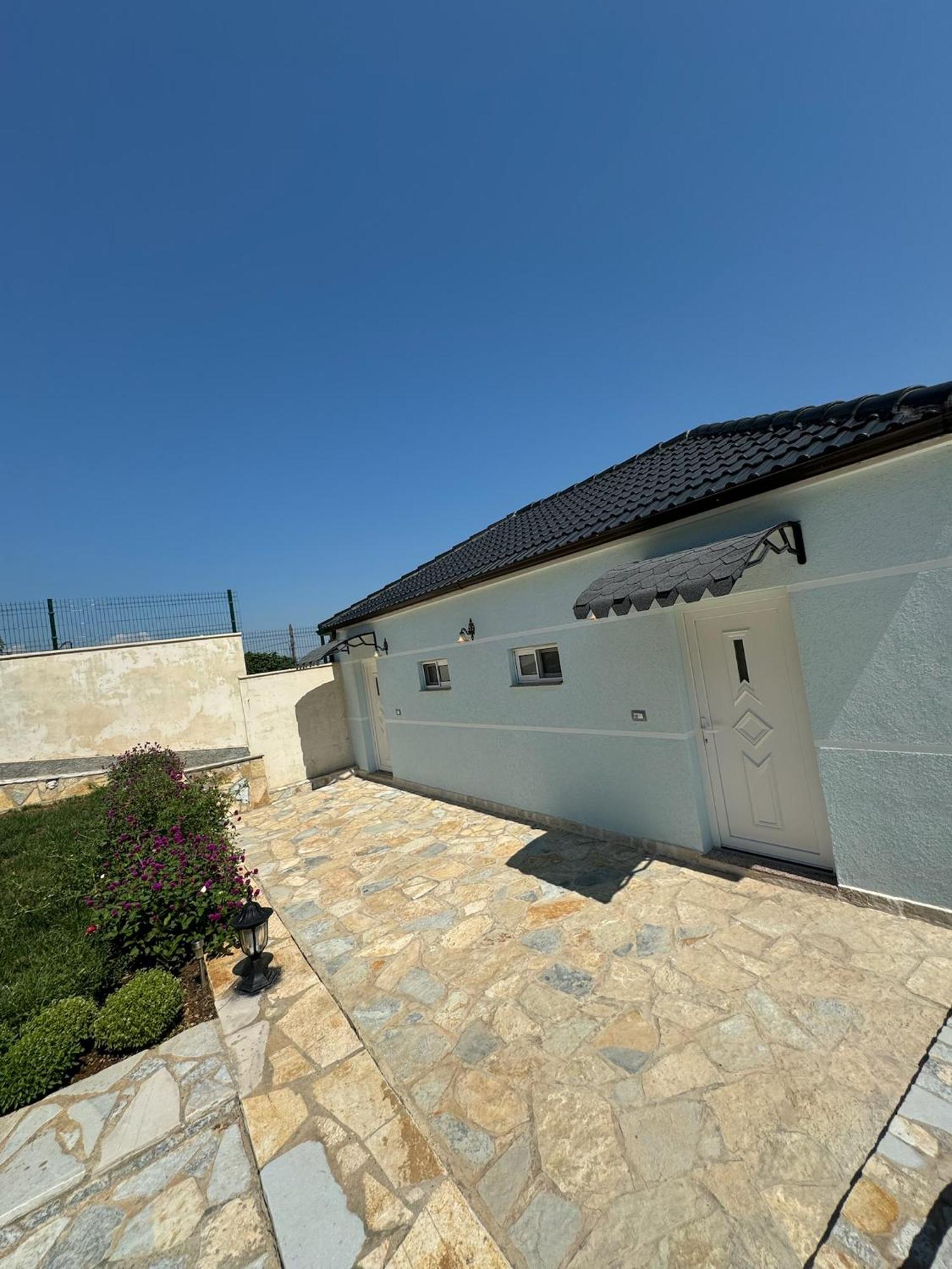 Villa Sana Rooms Пермет Екстер'єр фото