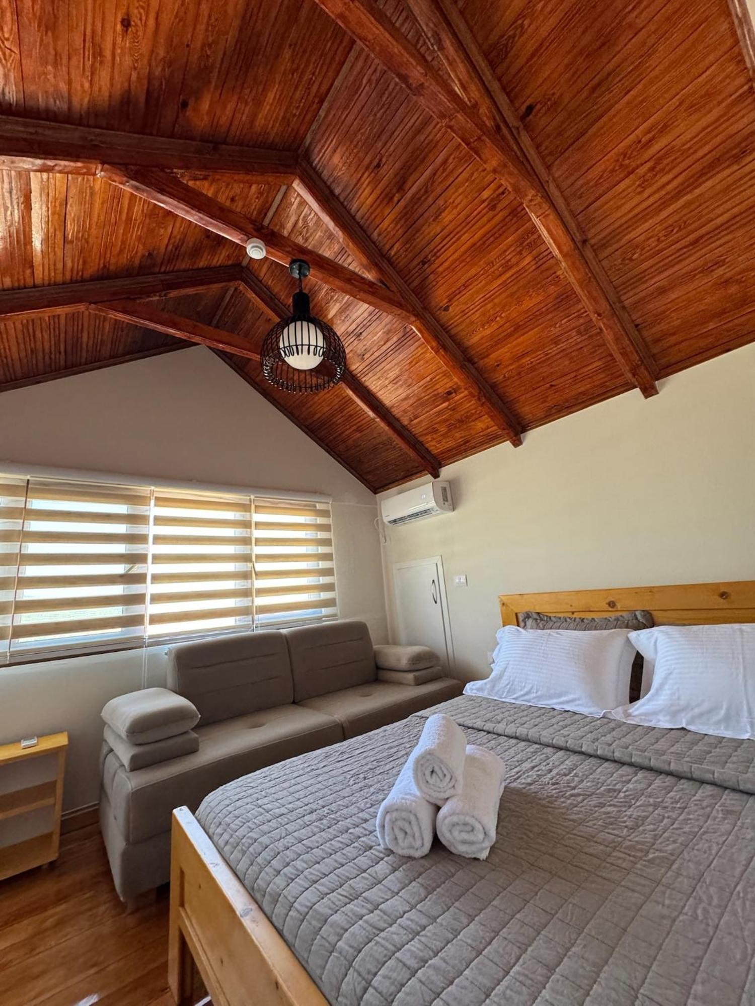 Villa Sana Rooms Пермет Екстер'єр фото
