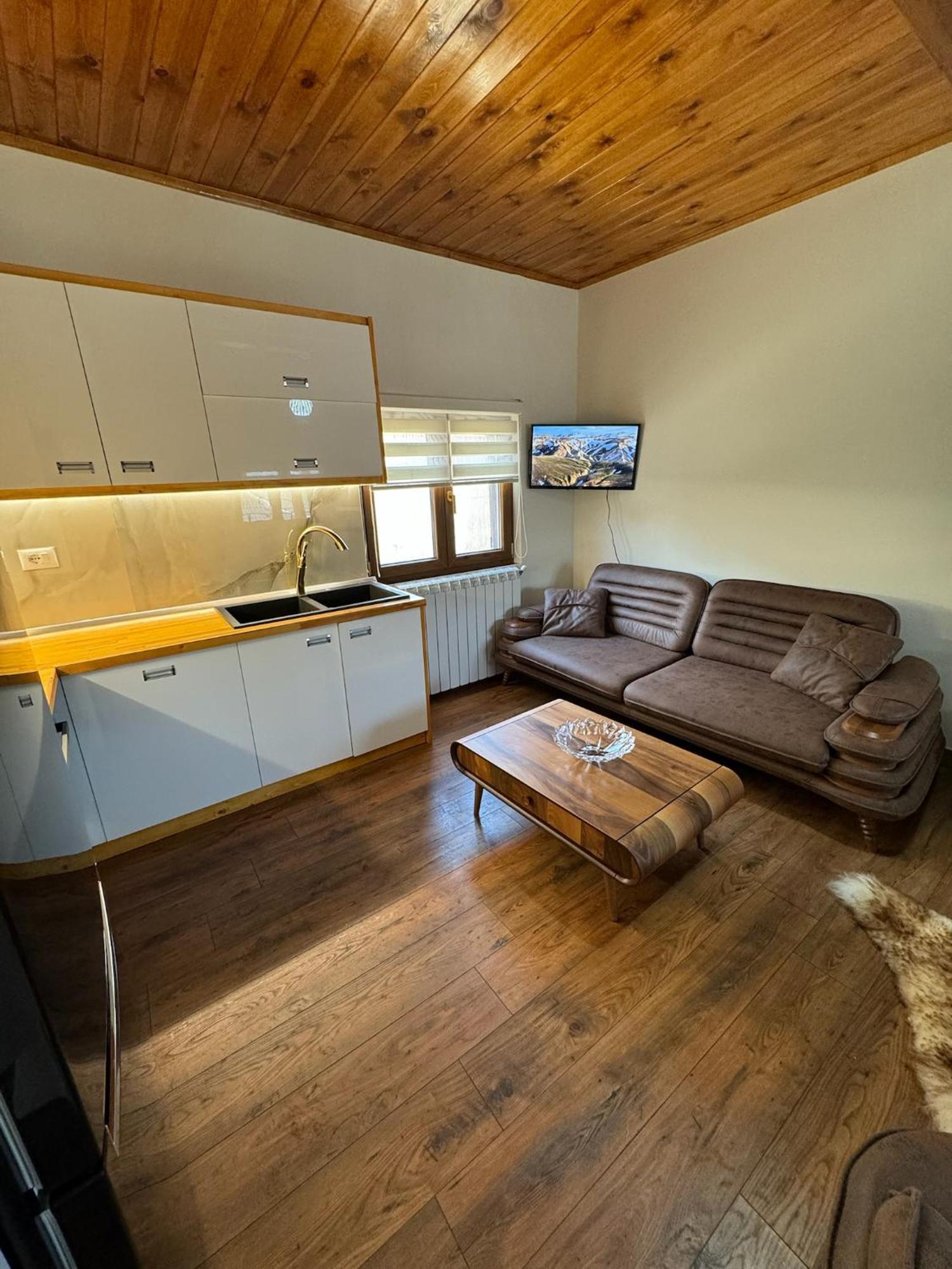 Villa Sana Rooms Пермет Екстер'єр фото