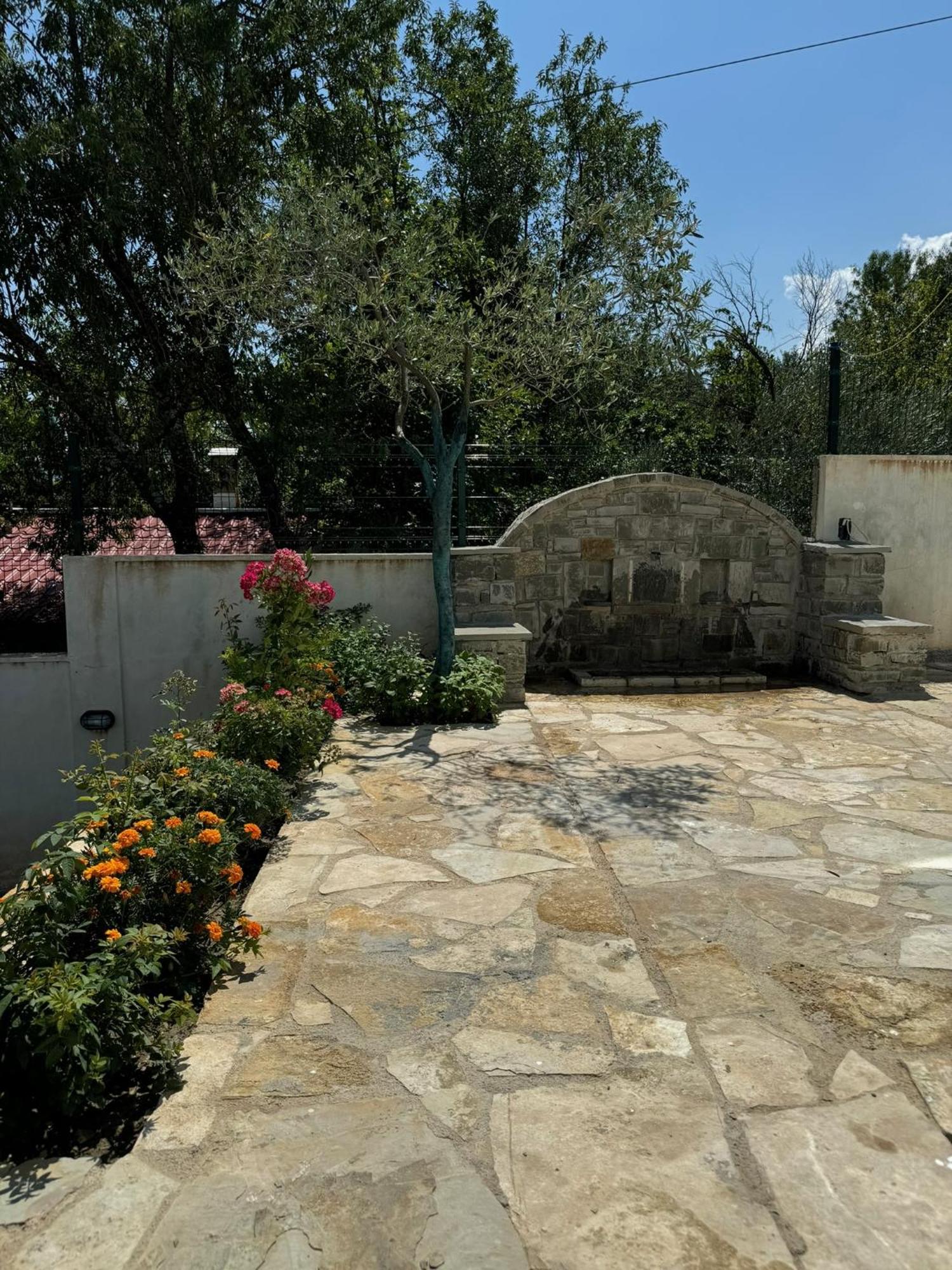 Villa Sana Rooms Пермет Екстер'єр фото