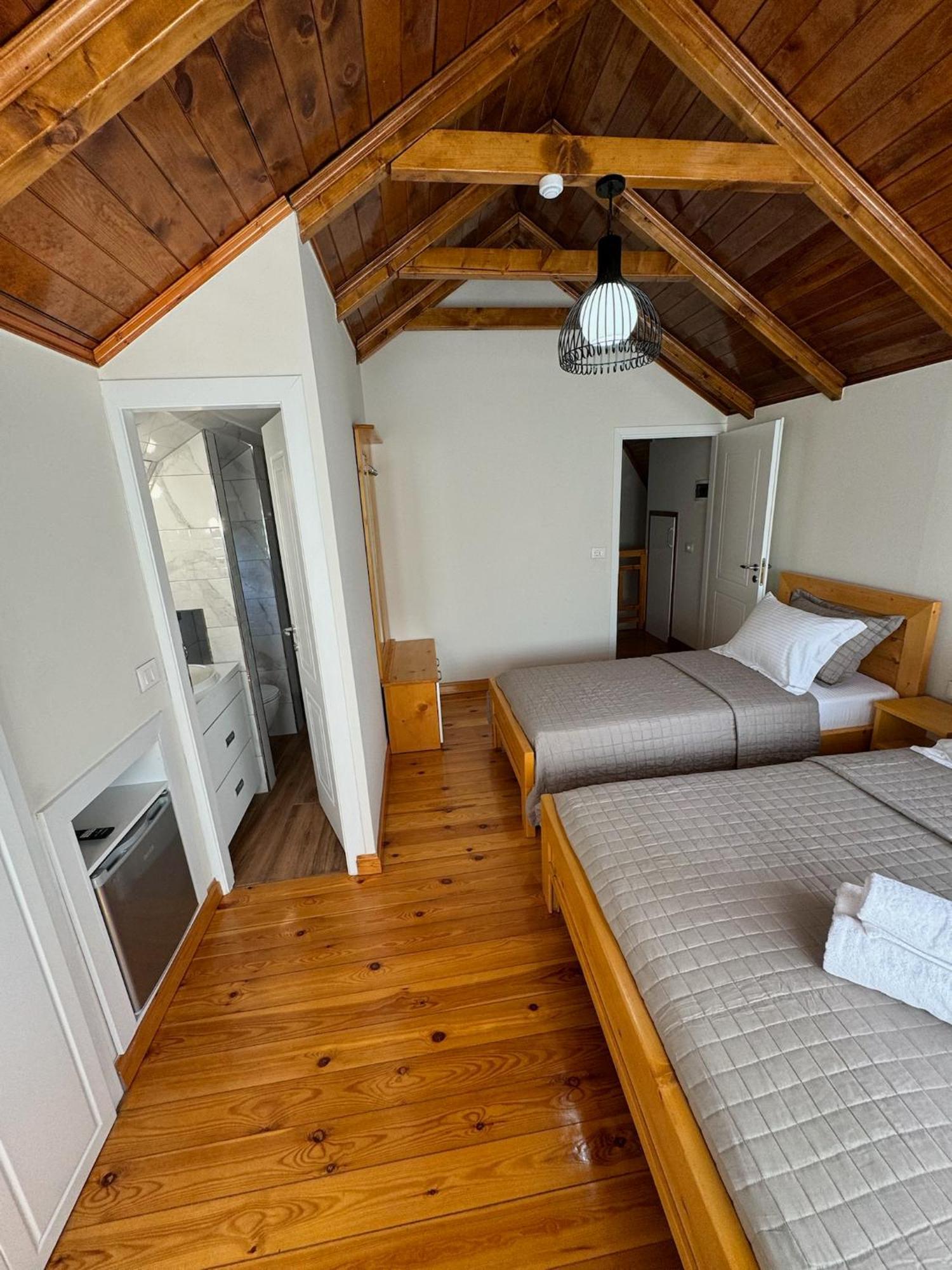Villa Sana Rooms Пермет Екстер'єр фото